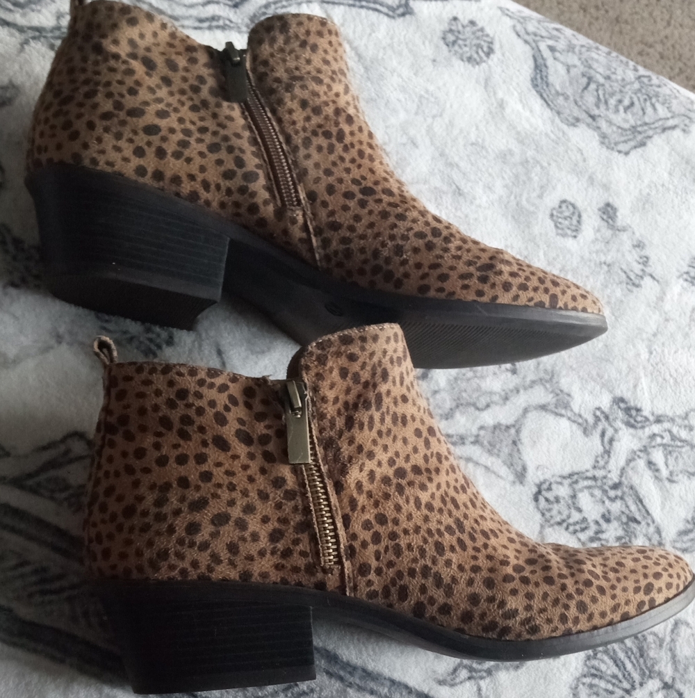 Leopard Print Ankle Boots - Picture 3 of 5